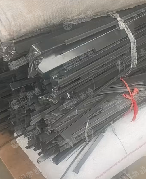 出售黑色PVC发泡板废料，现货够车