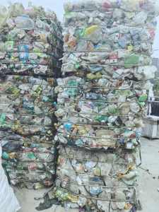 长期出售PET瓶砖，pet含量占比95以上，后天够挂车