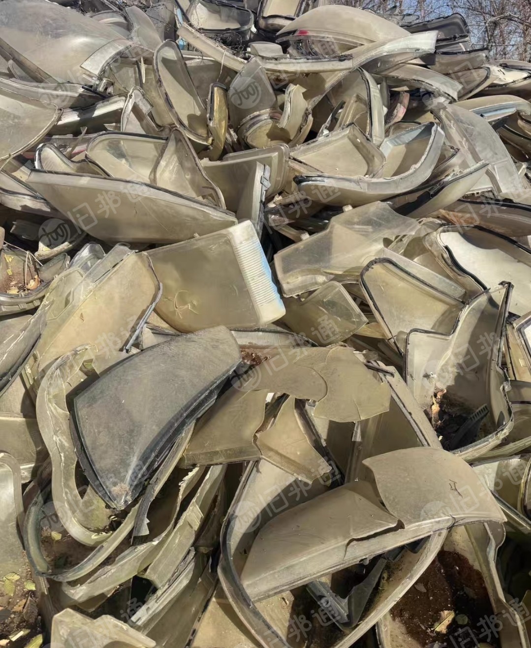 长期出售汽车大灯灯罩，透明pc大灯料，现货20吨左右
