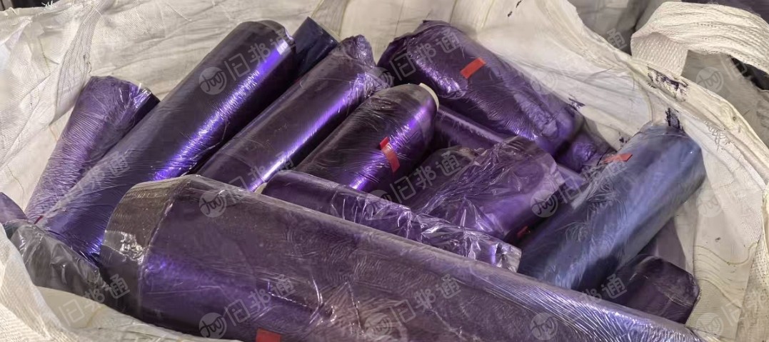 长期出售pet复合pe膜卷膜，不带胶可分离，现货14吨