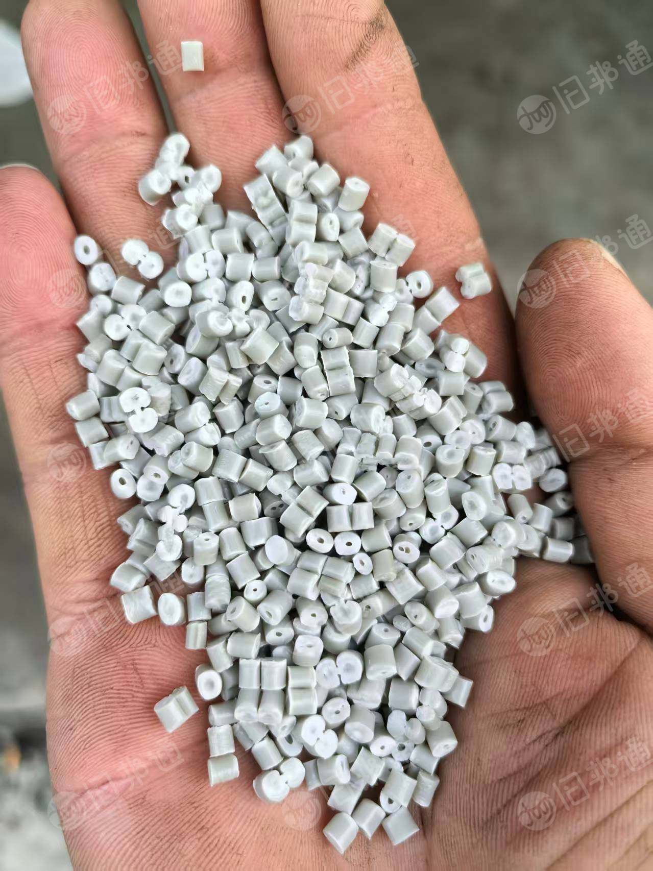 出售大白吨袋颗粒，可用于拉丝注塑，过100目网，月供千吨