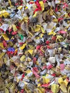 出售瓶盖破碎料，有高低压有ABS有PC，没有分拣过，现货30几吨，干破的