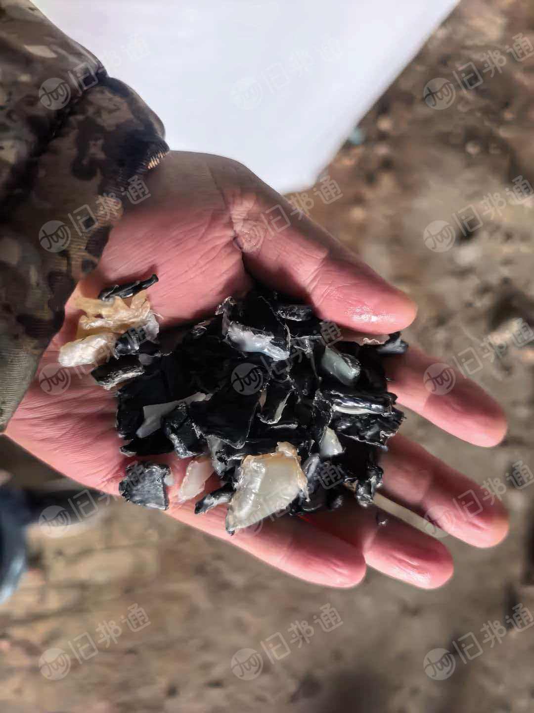 出售油箱破碎料，拆车厂下来的油箱料，水粉全漂料，月供200多吨