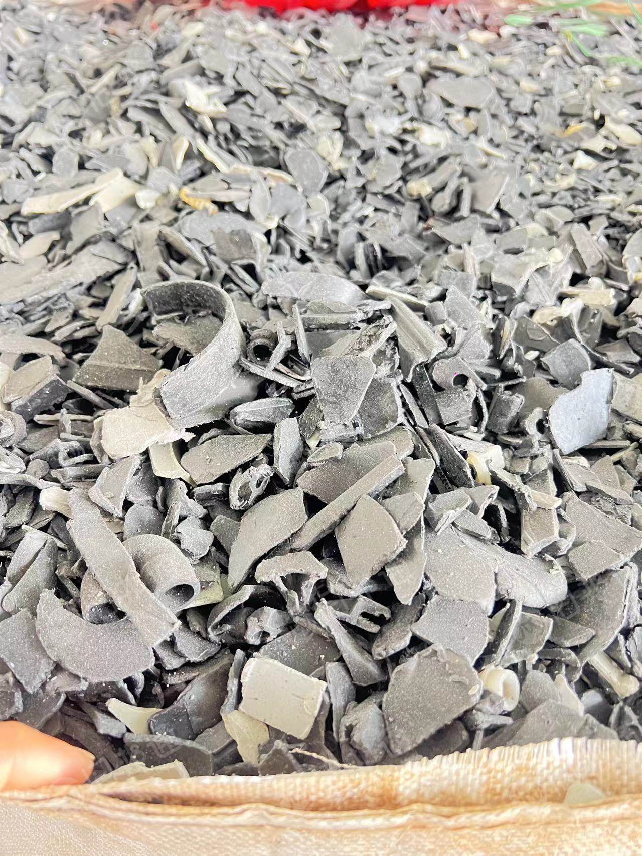 出售PP破碎料，车灯，电饭煲，风扇下来的，现货二十几吨