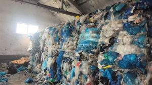 出售PP  PE混合膜，杂膜炼油料，现货2挂车