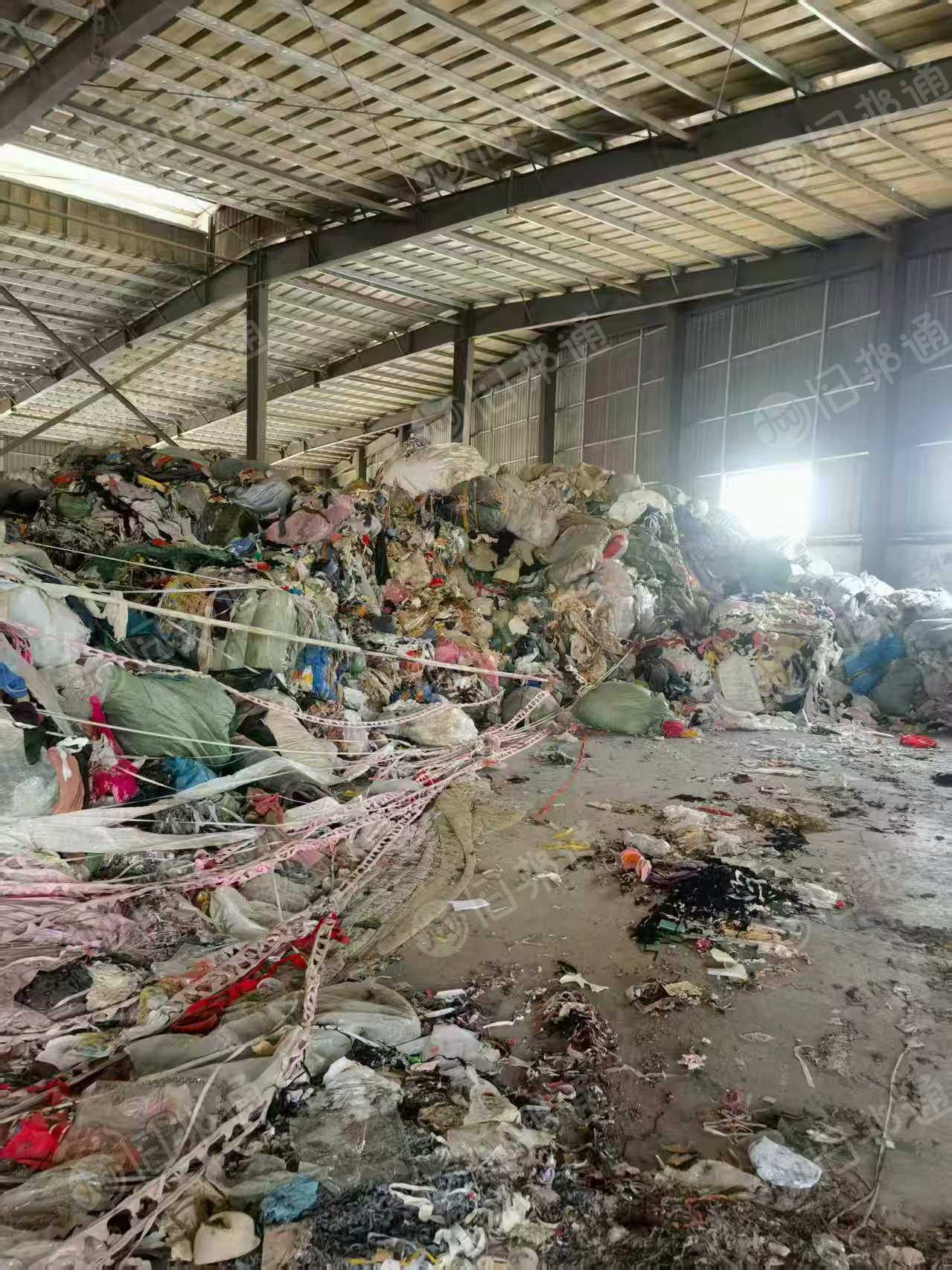 长期大量出售废纺料，黑料，燃烧料，月供几千吨，货在广东汕头