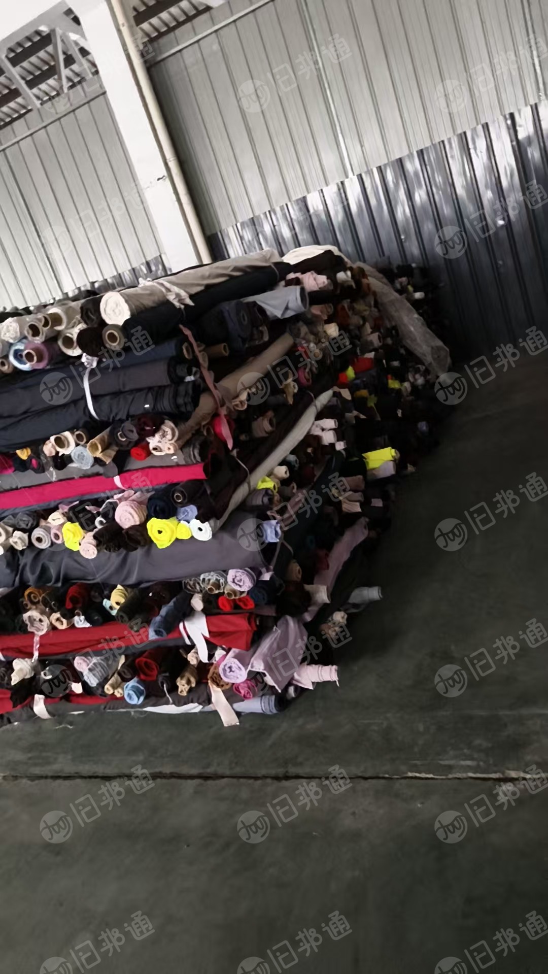 长期出售沙发布，四面弹，春亚纺，T400，黑色裤子料，贴膜雨衣布等各种小卷布