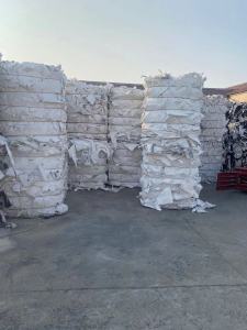 长期出售白色的涤纶汽车内饰料，汽车内饰开花料，现货20吨