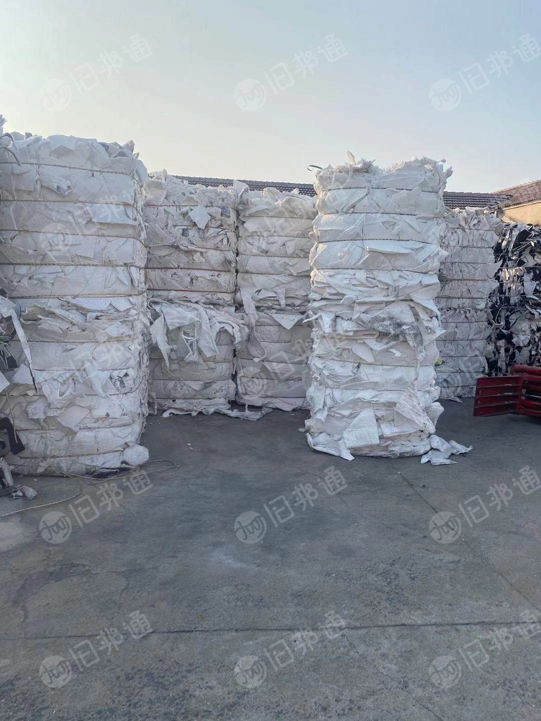 长期出售白色的涤纶汽车内饰料，汽车内饰开花料，现货20吨