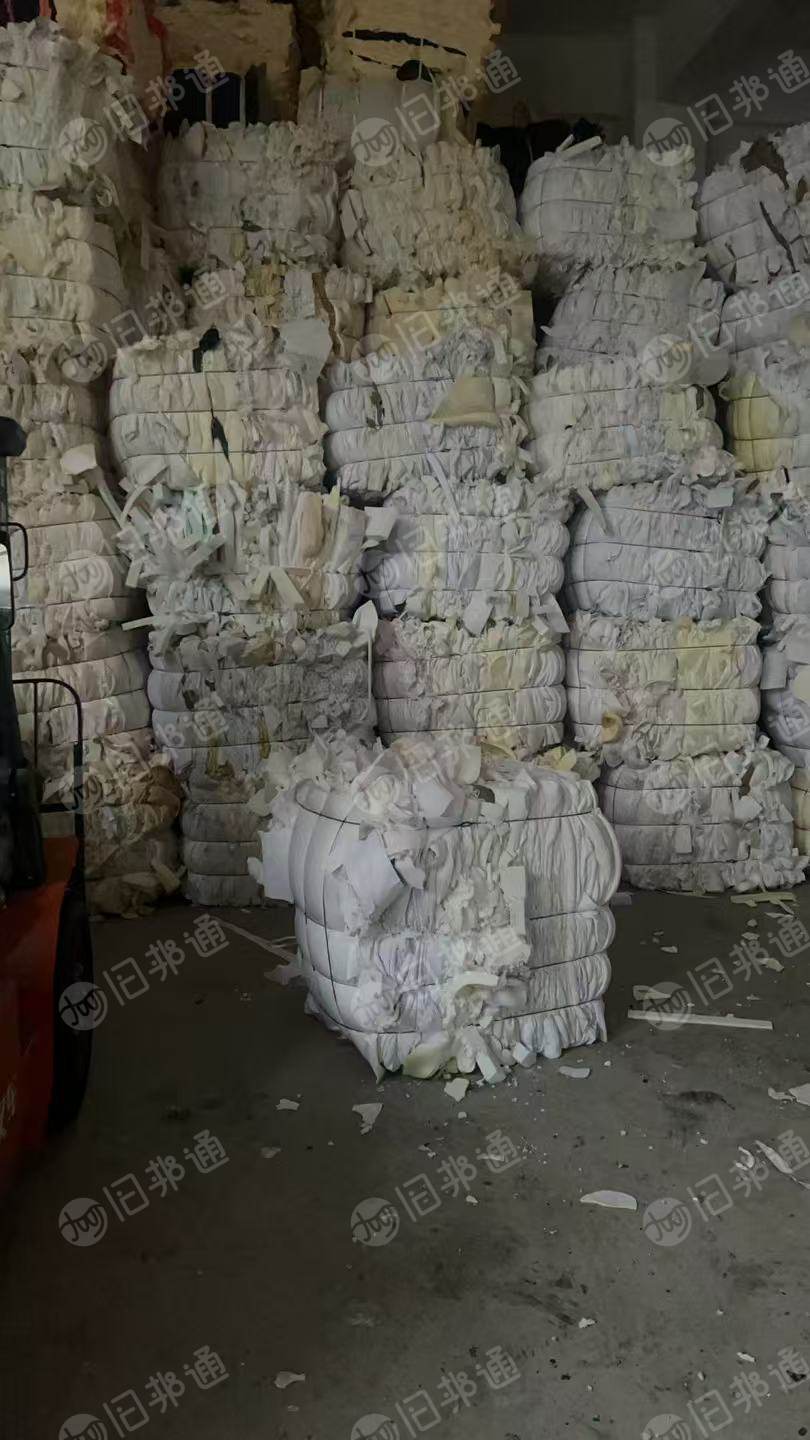 座垫厂长期出售废海绵，海绵边角料，现货有30多吨，厂在广东潮州