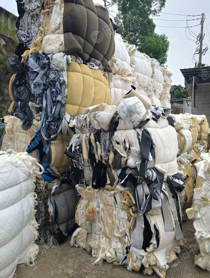 长期出售黑料，废料，下脚料，燃烧料，月供100多吨，厂在福建泉州