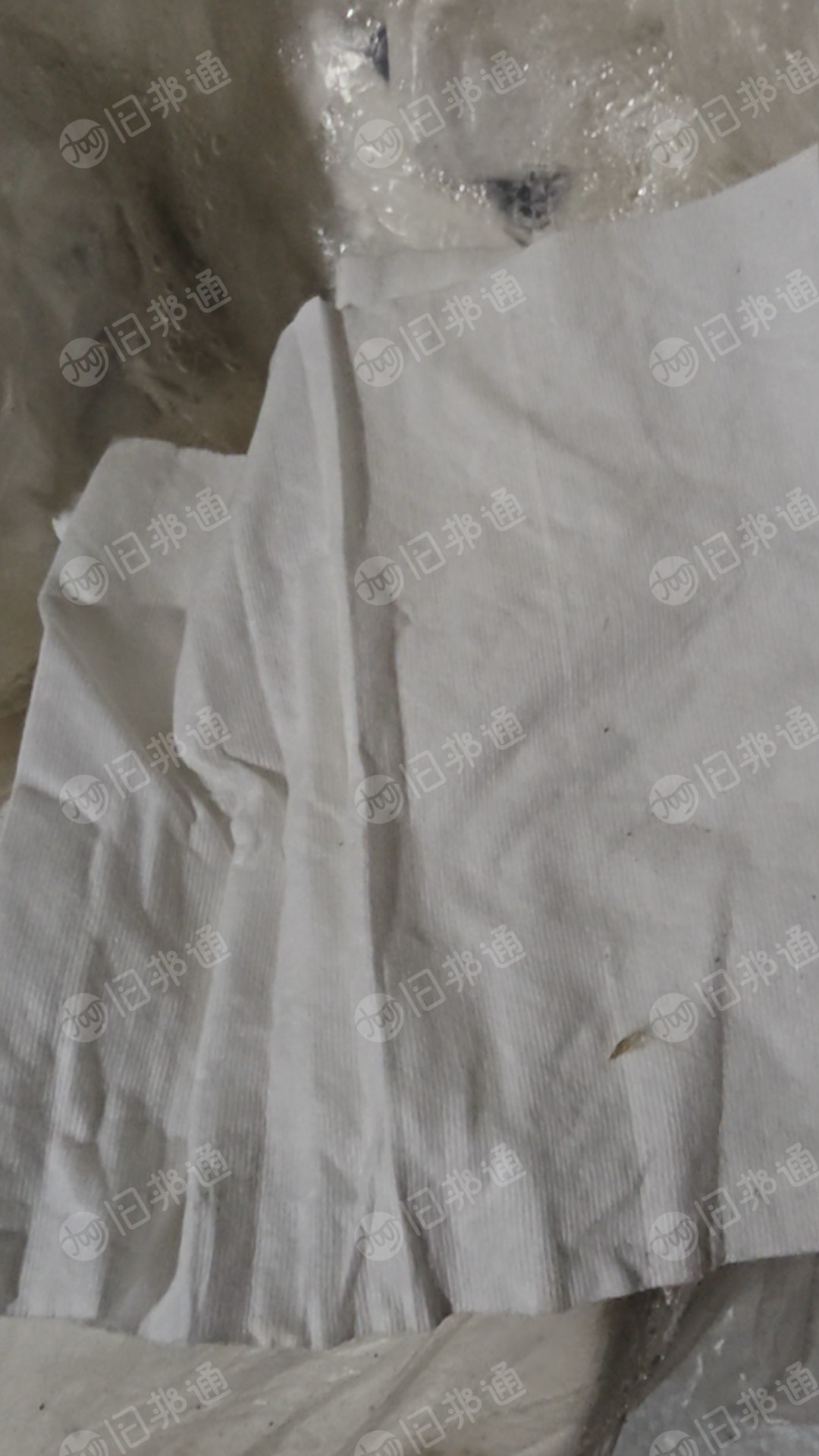 长期出售湿巾边角料可冲散无纺布，湿巾含水20左右，每个月有20吨，货在贵州贵阳