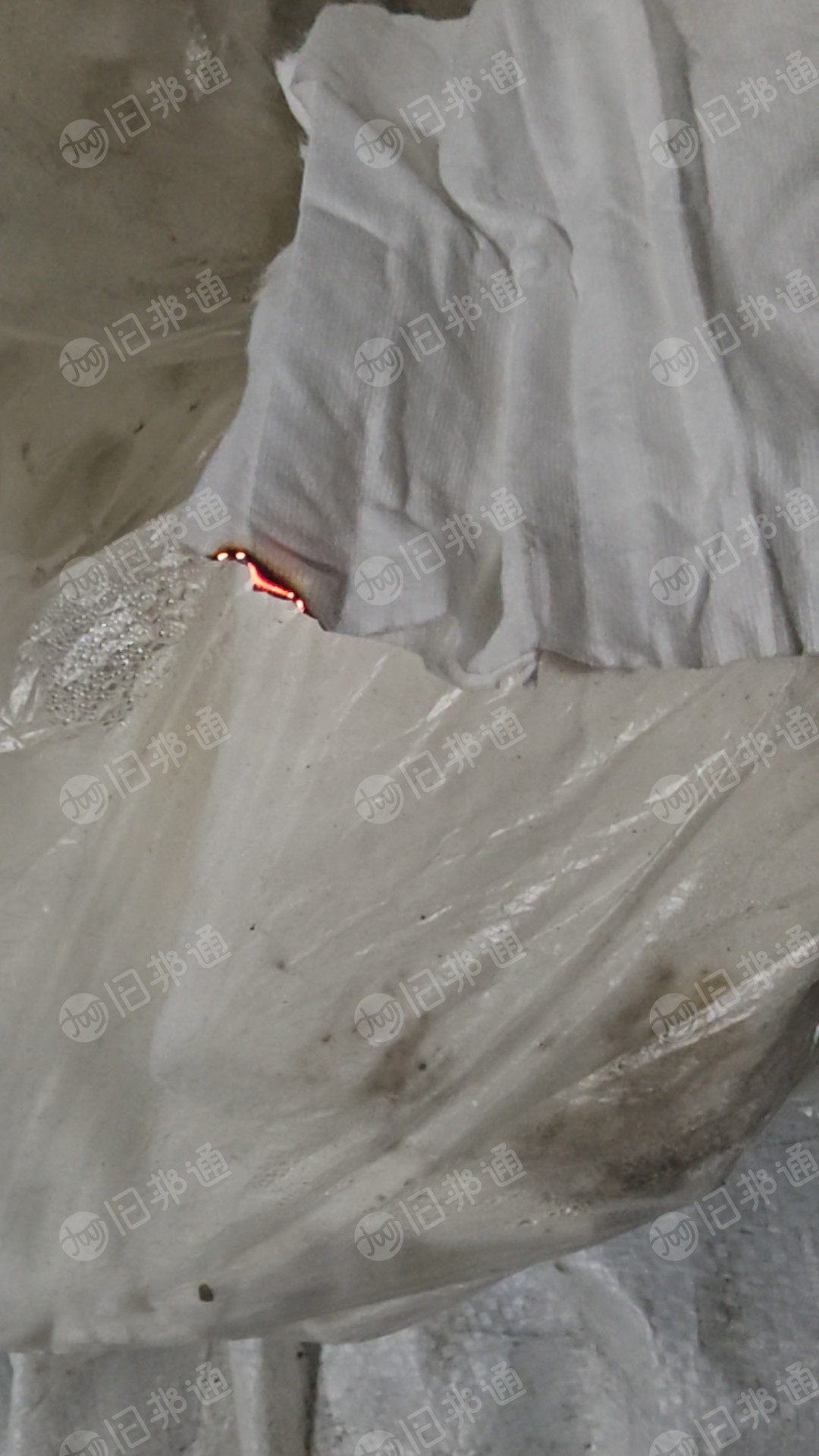 长期出售湿巾边角料可冲散无纺布，湿巾含水20左右，每个月有20吨，货在贵州贵阳