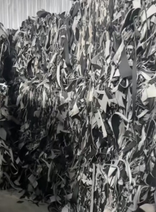 长期出售pvc汽车革边角料，环保革