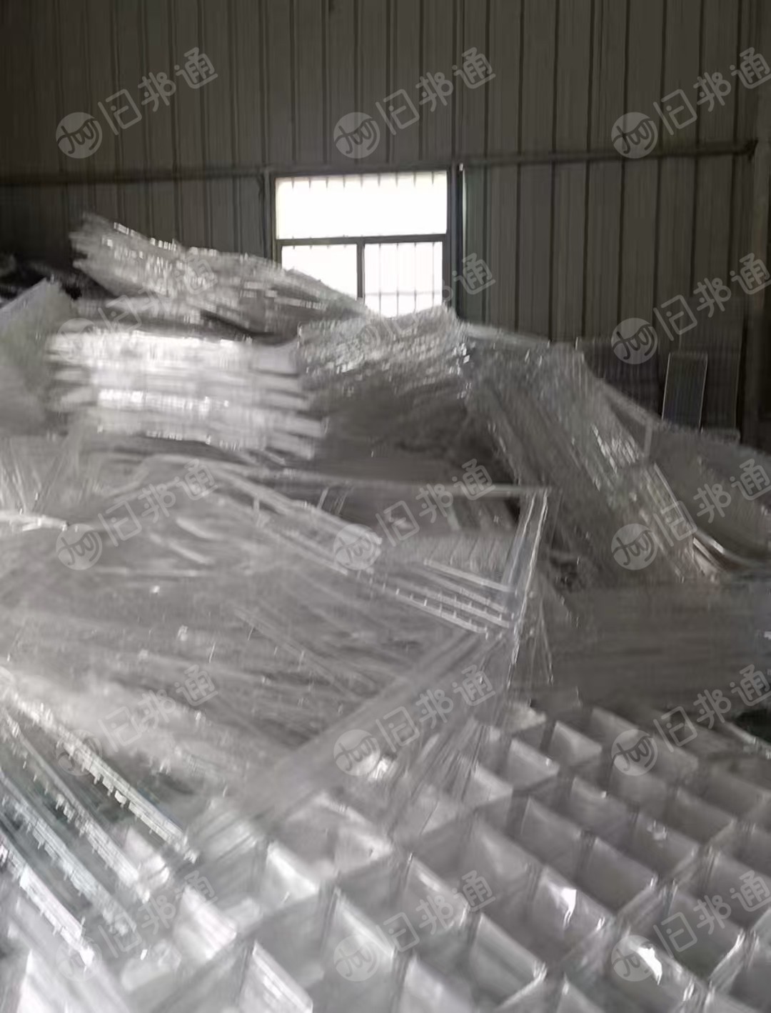 长期出售a级pet吸塑盒破碎料，b级pet吸塑盒破碎料