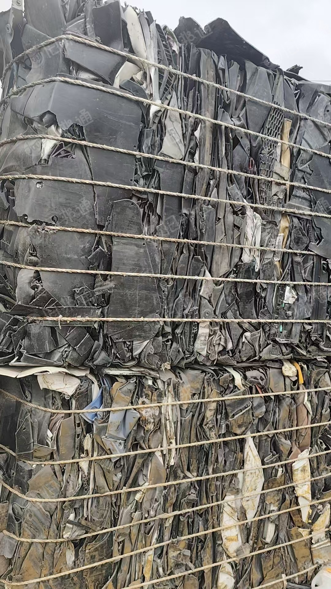 出售汽车内饰料废料，和汽车头混打