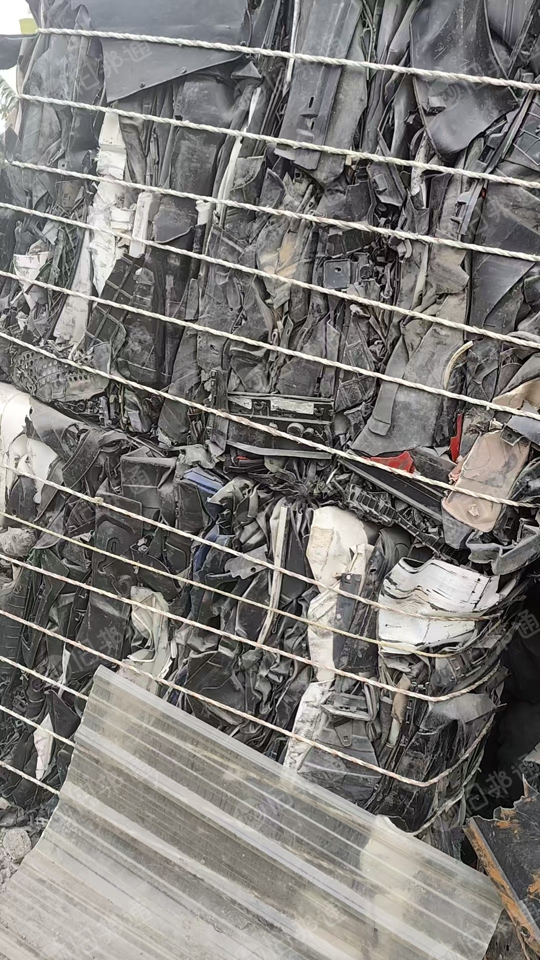 出售汽车内饰料废料，和汽车头混打