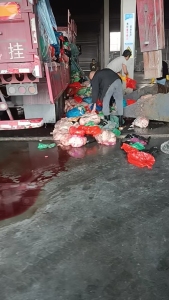 出售袋子炼油料，装肉下来的，每个月400吨