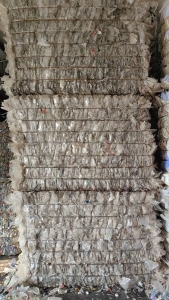 出售餐盒压块，现货一挂车