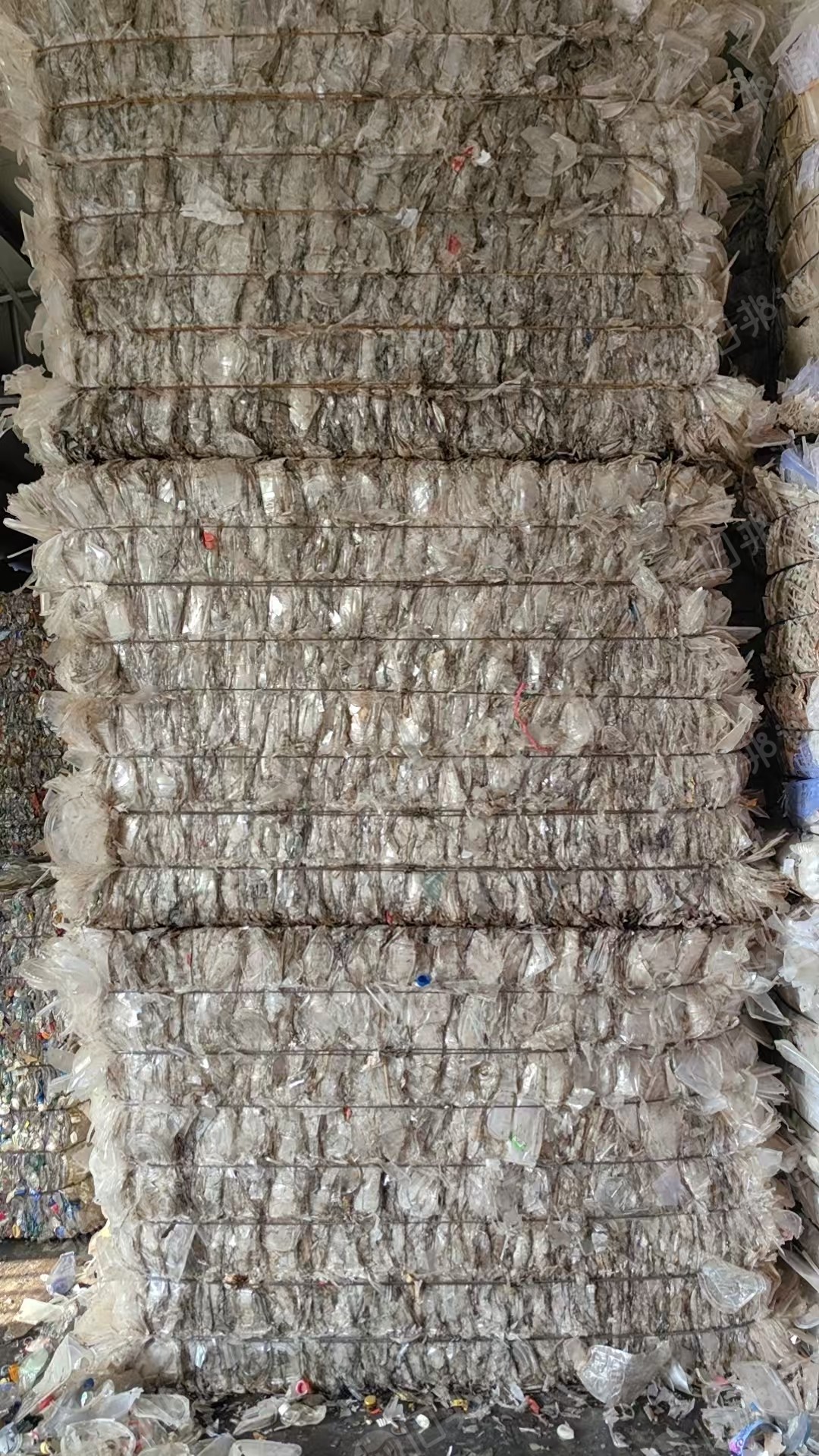 出售餐盒压块，现货一挂车