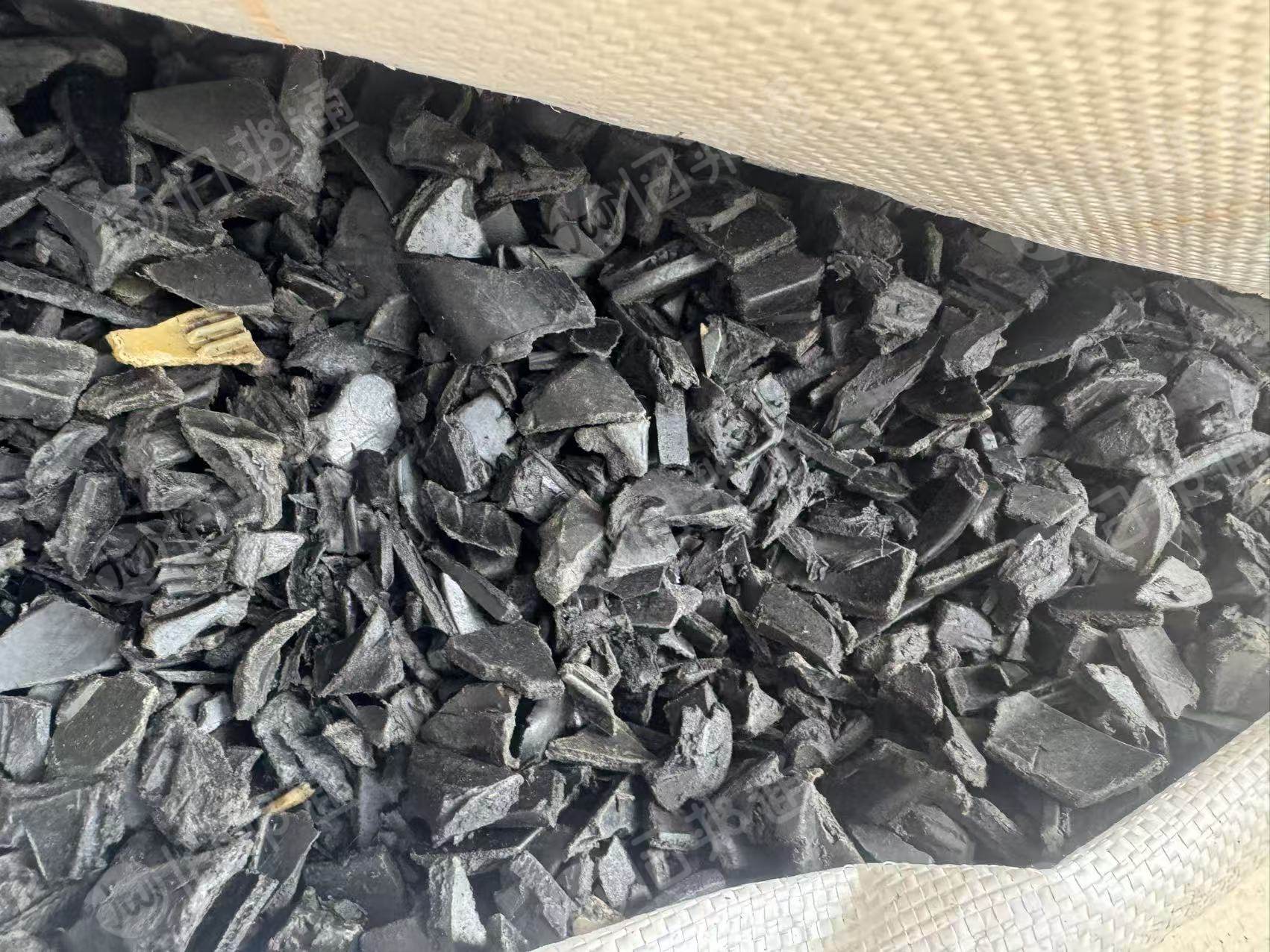 出售汽车尼龙进气管破碎料，单六，长期有货