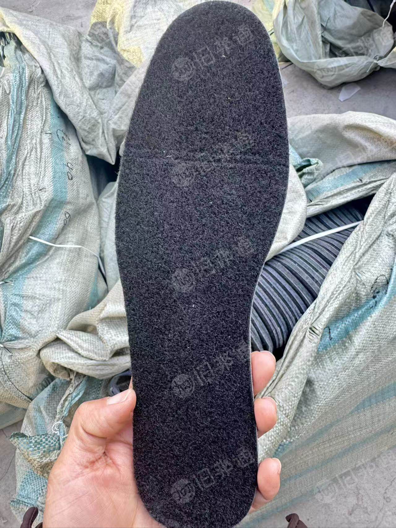 长期回收大块汽车内饰边角料，要求硬一点，厚度半公分多，做鞋垫用