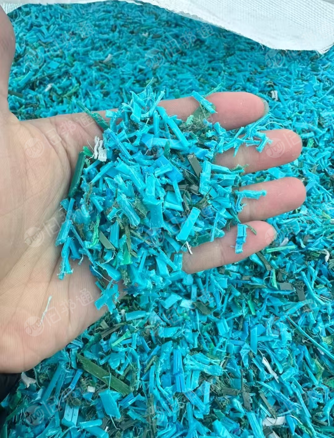 出售pet打包带破碎料，现货30吨，可做填充，造粒，再生料用