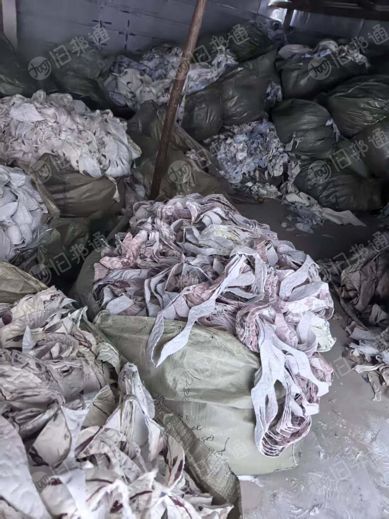 长期出售床垫厂下来的绗棉,超声波下脚料,空心丝,可以开花用,现货20吨,货在江苏宿迁