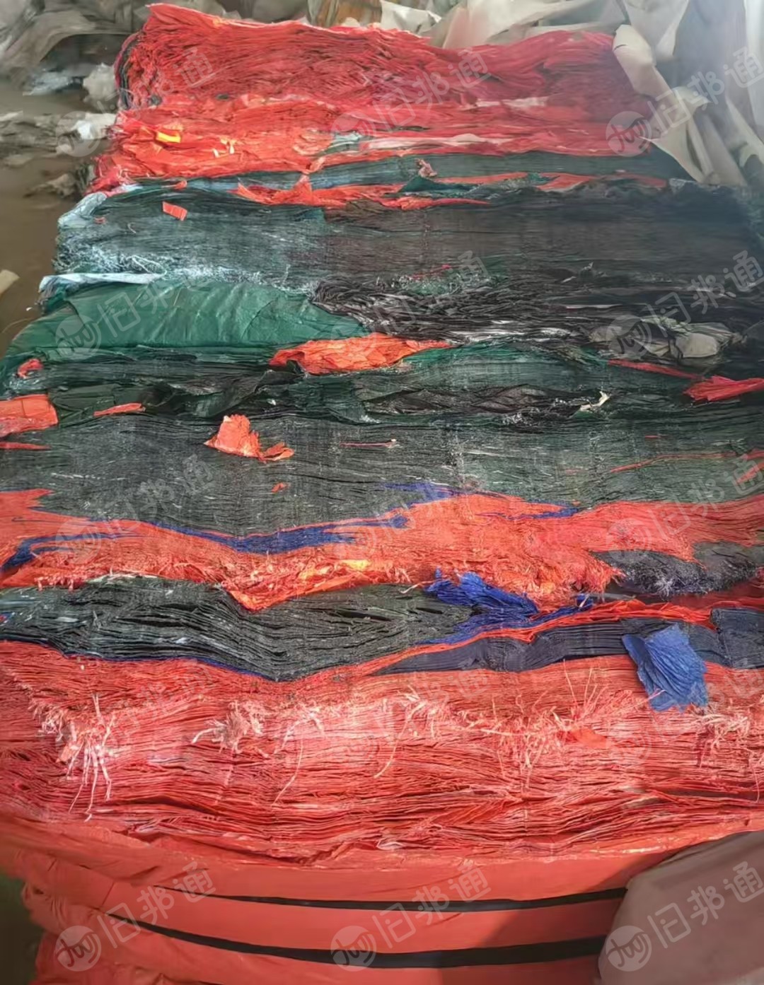 长期出售pe低压篷布边角料，已压包，含少量夹绳铝扣