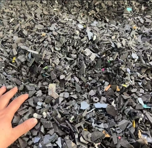 长期出售各种电瓶车充电器外壳破碎料，月供30吨