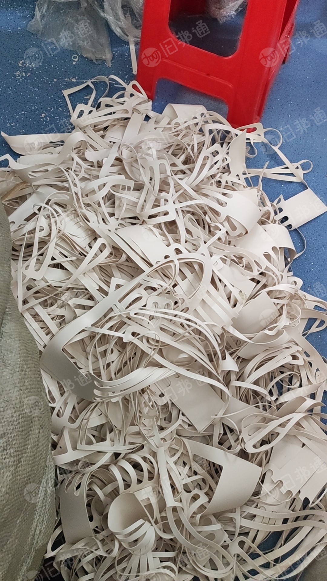 出售冲床下来的软质PVC边料，厂家废料处理