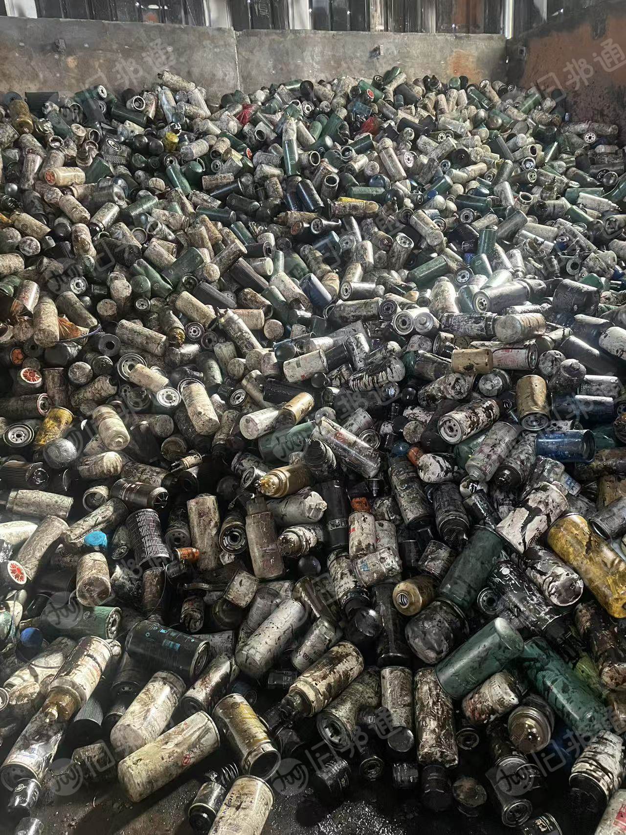 大量出售机油滤芯，每月100吨