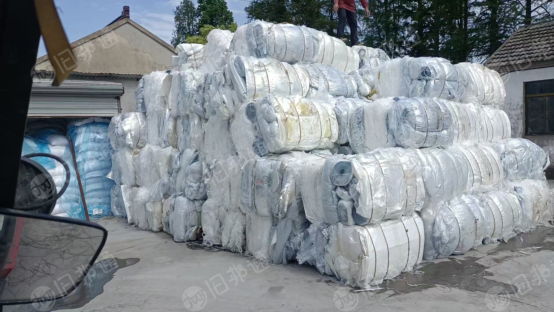 出售pet复合pe薄膜，每个月40吨，厚度5.2丝，适合拔管，压板等