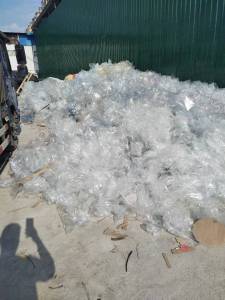 出售PET带胶烫印响料透明薄膜，PET胶水膜，衣服上烫花的胶纸，月供30吨