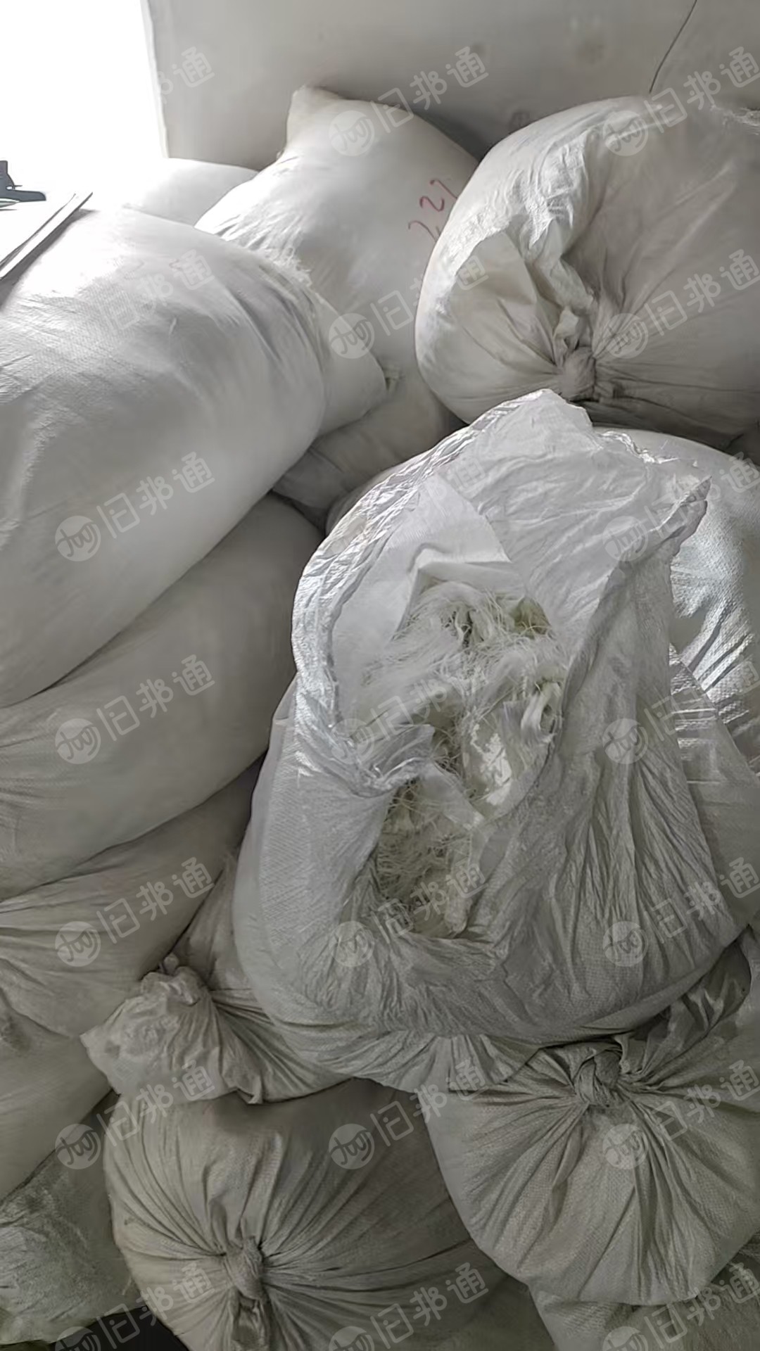 长期出售双六尼龙废丝，锦纶废丝，有光，现货有20几吨，货在天津