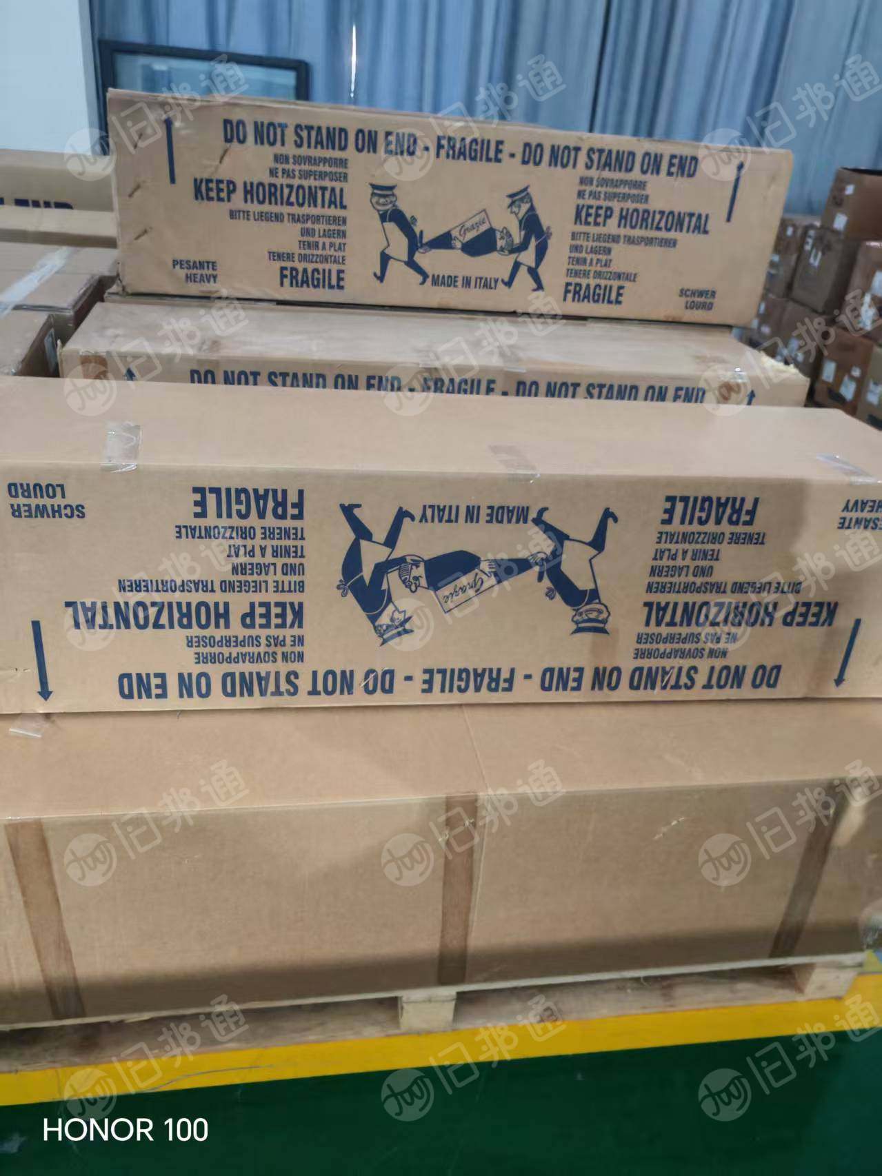 出售一批沙发面料，沙发布，现货有一挂车，货在浙江嘉兴