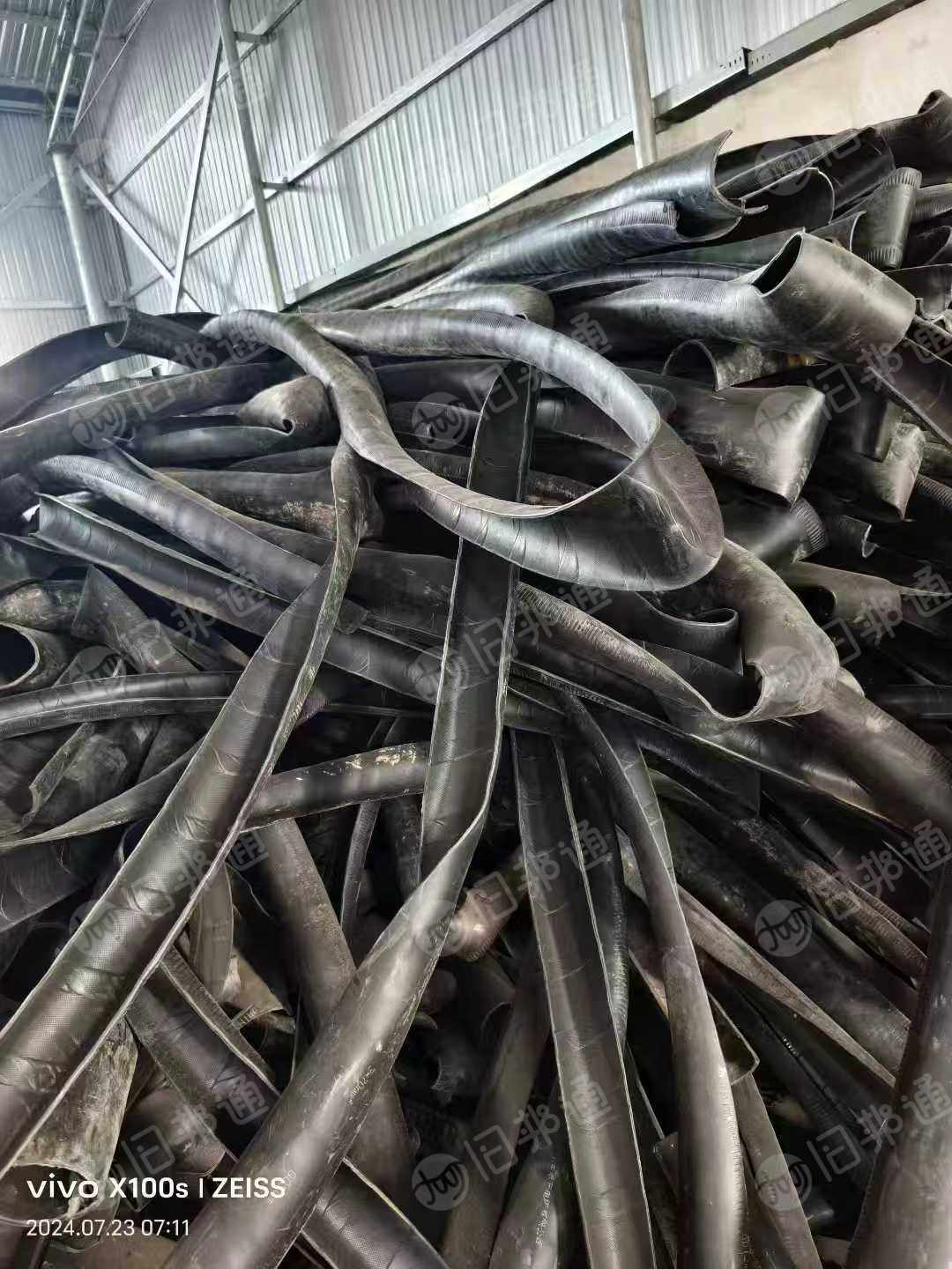 出售pe电缆皮破碎料，阻燃的，月供200吨