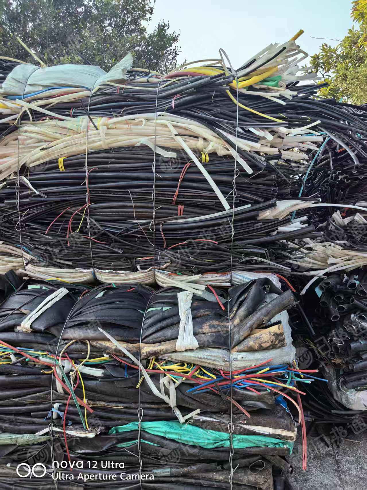 出售电缆皮毛料，pe、PVC的都有分开打包，500公里内，可以送货上门