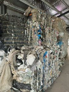 出售PE杂膜料，现货1挂车