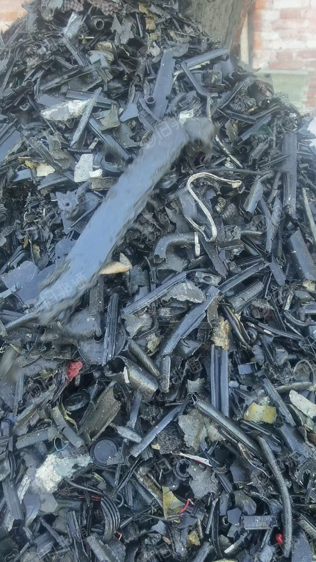 出售橡胶破碎料杂料，大量货源