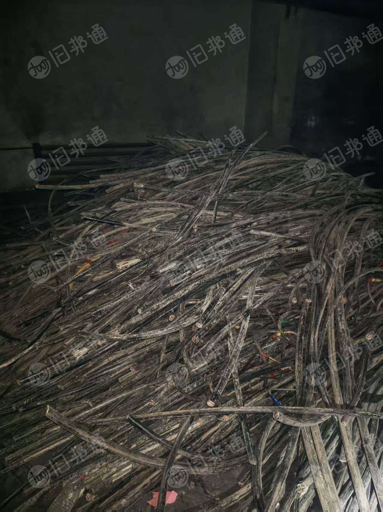 出售低压电缆，带铜线的