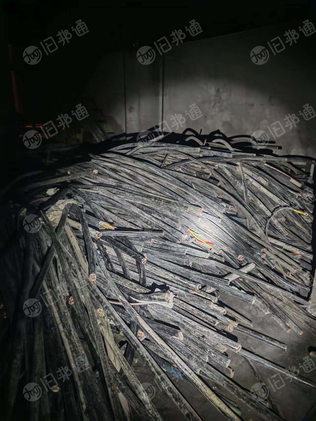 出售低压电缆，带铜线的