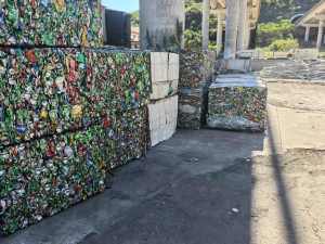 出售易拉罐压块