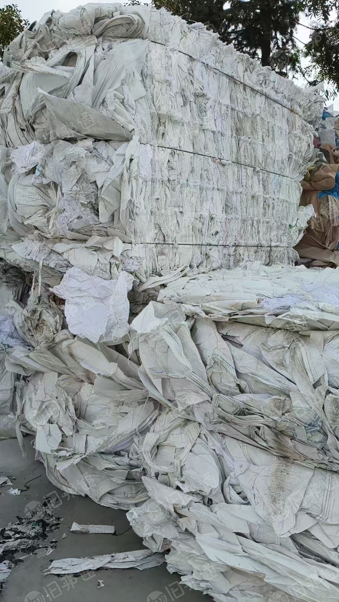 出售废旧吨包，白色和杂色两种，现货一挂车