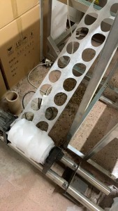 长期出售热风棉无纺布边角料，PET材质，做隐茶杯下来的，货在福建漳州