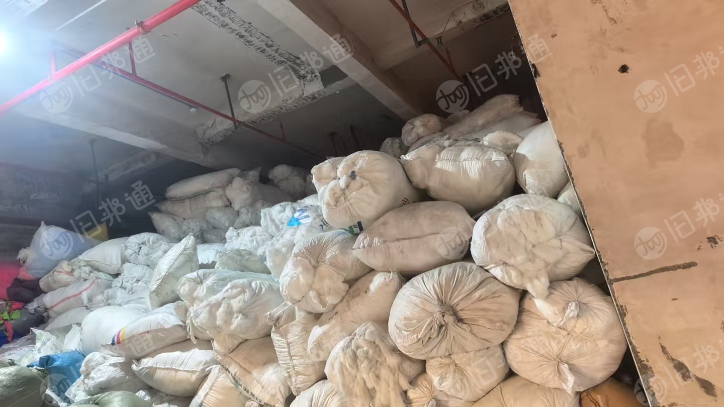 长期出售锦纶废丝，尼龙废丝，花料，现货有40吨，货在浙江绍兴