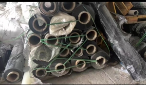 长期出售黑色车窗玻璃膜，原膜，厚度3.5-3.8，现货10多吨