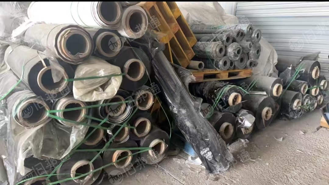 长期出售黑色车窗玻璃膜，原膜，厚度3.5-3.8，现货10多吨