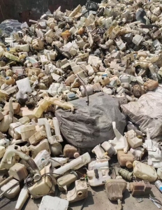 长期出售汽车拆解塑料水壶