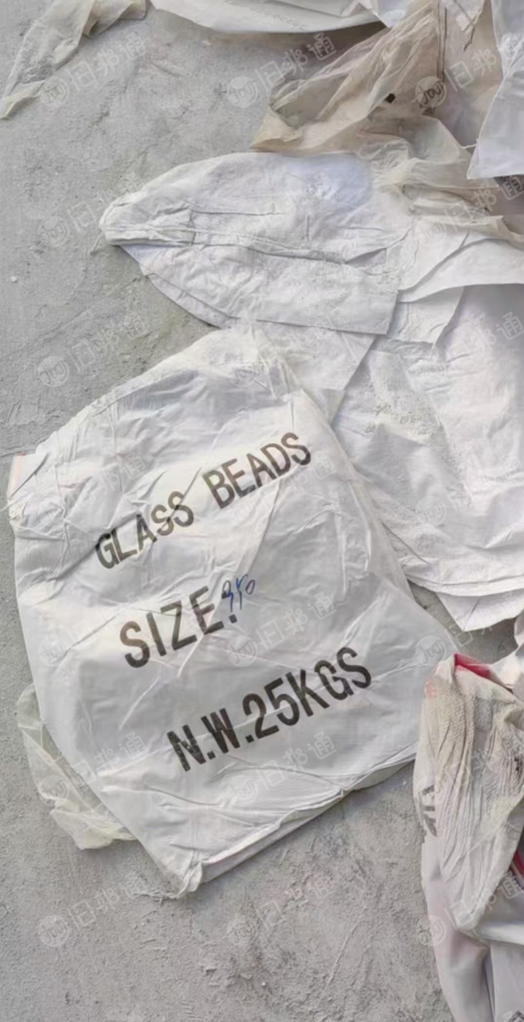 长期出售白色废旧编织袋废料，水洗造粒，出6成，现货10吨左右